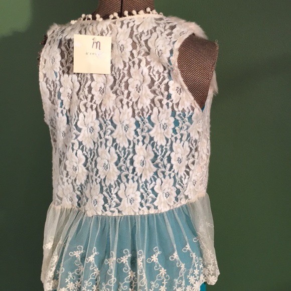 Beautiful Boutique Vest Areve NWT - Picture 2 of 3
